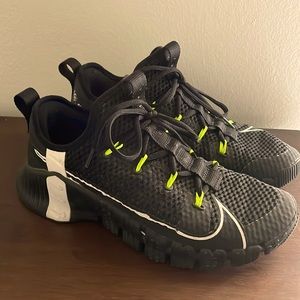 Free Metcon 3 “Black Volt” Nike